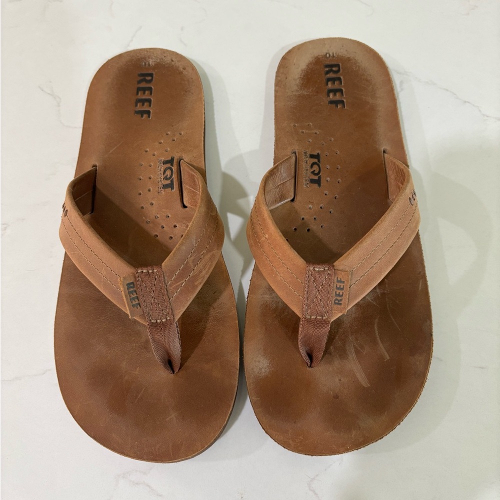 Reef Brown Leather Thong Sandals size 10